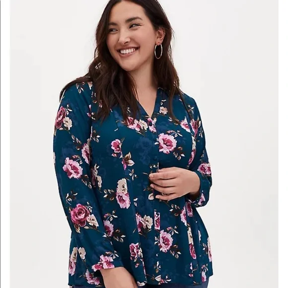 NWT! Torrid teal floral Georgette fit & flare blouse - Picture 2 of 14